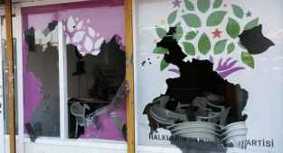 Marmaris’te HDP binasına silahlı saldırı