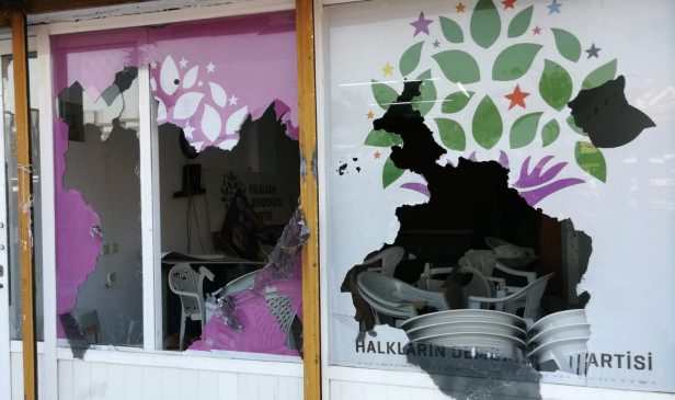 Marmaris’te HDP binasına silahlı saldırı