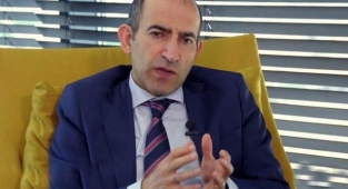 Melih Bulu Resmi Gazete'ye inanmadı, görevden alınması için yalan haber dedi