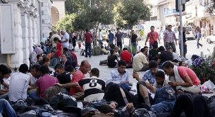 Vali Köşger açıkladı: İşte İzmir'de yaşayan yabancı uyruklu kişi sayısı