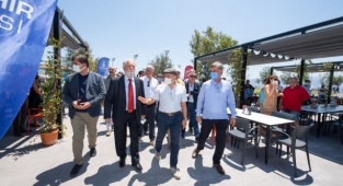 Yasemin Kafe yeniden İzmirlilerin hizmetinde