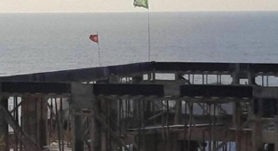 Cami inşaatına hilafet bayrağı asılmasına soruşturma