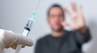 Aşı olmayan personel işten çıkarılabilir mi?