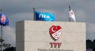 Aşı olmayan taraftarlar stadyuma giremeyecek