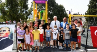 Bahriye Üçok'ta çocukların mutlu günü!