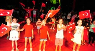 Balçova'da 30 Ağustos: Zeybeklerle zafer coşkusu