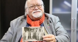 Başımız sağolsun. İzmir Baba'yı kaybettik.