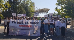 DEÜ öğrencilerinden rant kontenjanına karşı eylem