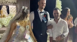 Düğünde damada Bitcoin taktılar