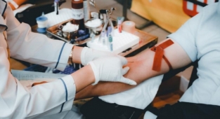 Eşcinsel erkeklerin kan bağışlamasındaki yasak kalktı