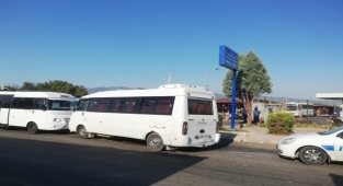 ESHOT garajına set çektiler. Torbalı'da minibüs krizi