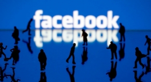 Facebook aşı karşıtı hesapları siliyor