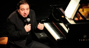 Fazıl Say'dan Alaçatı isyanı: CHP belediyeleri karar verin: Sanat mı, arabesk mekanlar mı?