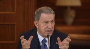 Hulusi Akar: Mehmetçik sınırlara hakimdir