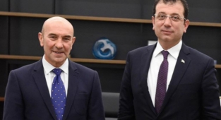 İmamoğlu'ndan Soyer'e: Gururla takip ediyorum