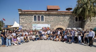 İzmir Gençlik Çalıştayı başladı