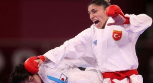 Karatede Merve Çoban, Tokyo'da olimpiyat madalyasını garantiledi