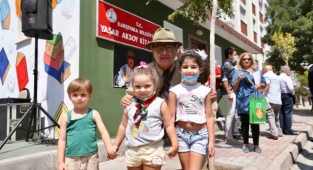 Karşıyaka'da Yaşar Aksoy kitaplığı açıldı!