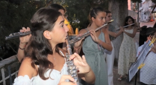 Piyano ve flütün muhteşem armonisi Karaburun'da buluştu