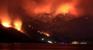 Ülke cayır cayır: Marmaris’te yanan alanlara maden ruhsatı verilmiş