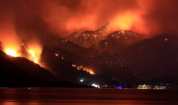 Ülke cayır cayır: Marmaris’te yanan alanlara maden ruhsatı verilmiş