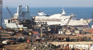 Aliağa'daki tersanede halat faciası: 2 işçi hayatını kaybetti
