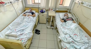 Aşı karşıtı çift hastanelik oldu!