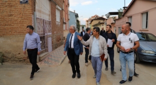 Başkan Eriş, günün ilk ışıklarında Ödemiş’i adımladı 