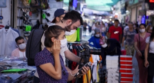 Bornova’da geleceğin sinemacılarına destek!