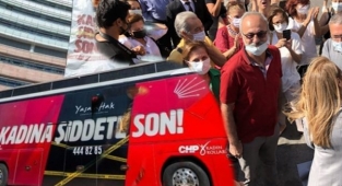 CHP Kadın Kolları’na saldırı: Arabayla ezmeye çalıştılar