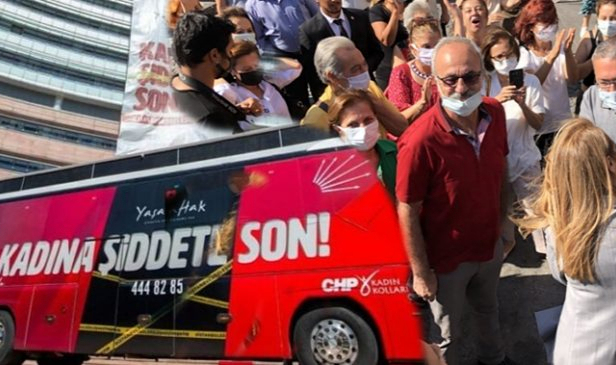 CHP Kadın Kolları’na saldırı: Arabayla ezmeye çalıştılar