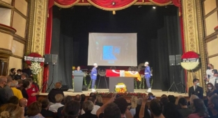 Ferhan Şensoy Ses Tiyatrosu'ndan uğurlandı