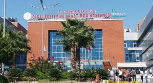 Hastanede öpücük skandalı: 