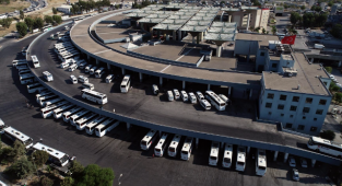 İzmir’de 18 yaşından küçüklere otobüs ve uçak bilet satışı yasaklandı