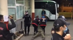 'Yurtsuzlar' gözaltında 