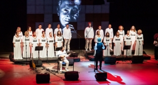 İzmir'de şarkılar barış için söylendi!