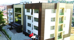 Karabağlar Belediyesi Atatürk Yükseköğrenim Kız Öğrenci Yurdu kısa sürede doldu.