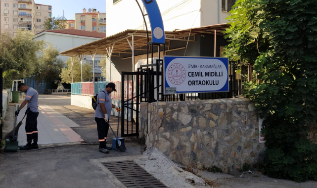 Karabağlar'da okullara temizlik desteği