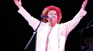 Selda Bağcan: Yangın oluyor IBAN, sel oluyor IBAN