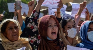 Taliban gösteri yapmayı ve slogan atmayı yasakladı