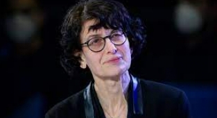 Türeci: 'Virüs yıllarca bizimle olacak'