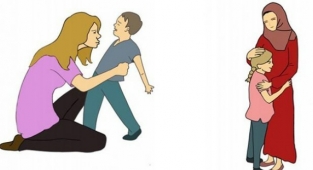 Başı açık kadının kötü, türbanlı kadının şefkatli resmedildiği kitap 