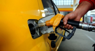 Benzine bir zam daha geliyor!