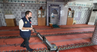 Buca’nın camileri pırıl pırıl