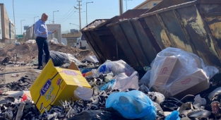 Devasa çöplere, AK Parti Bornova’dan tepki