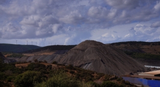 İBB'nden çevre kirliliğine yol açan Foça'daki cüruf tesisini kapatma kararı