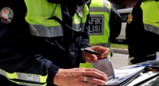 İzmir'de 1 haftada 21 bin 390 sürücüye ceza kesildi