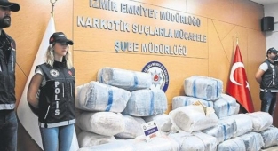 İzmir'de 100 bin kişiyi zehirleyebilecek uyuşturucu operasyonu