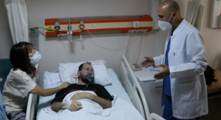 İzmir'de aşı yaptırmayan ABD'li çift bedelini ağır ödedi!