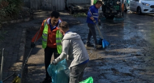 İzmir'in 'arka sıra'larına bahar temizliği